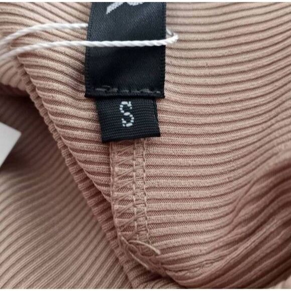 CBR BEIGE CUTOUT TOP SZ.S NWT. - Picture 7 of 9